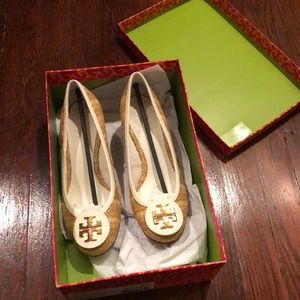 Tory Burch Women’s Sally Raffia Straw Wedges